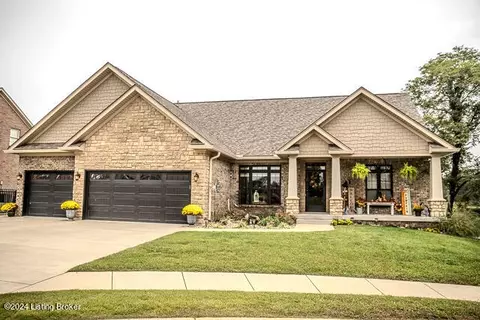 240 Willowshore Dr, Scottsburg, IN 47170