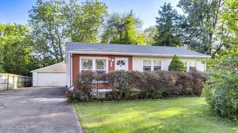 6106 Toebbe Ln, Louisville, KY 40229