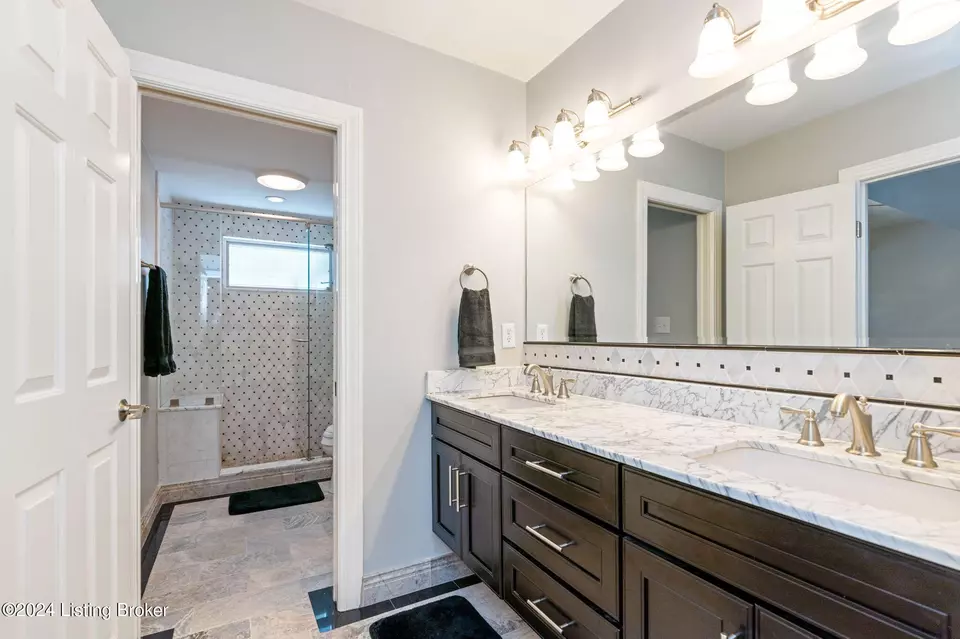 Bath - 14812 Landmark Dr, Louisville, KY 40245 photo 14 of 17