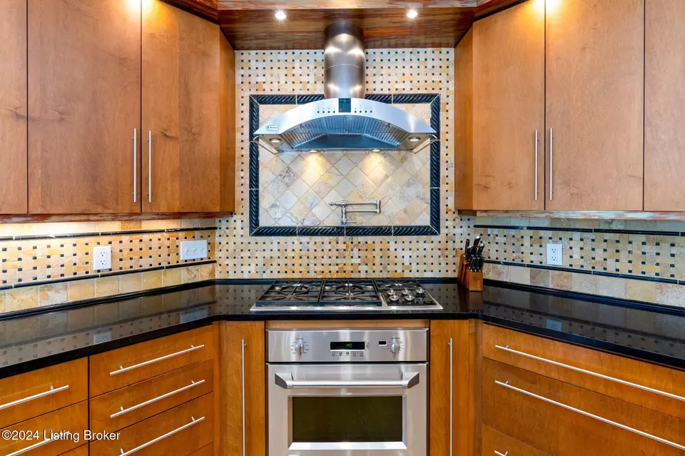 Kitchen - 14812 Landmark Dr, Louisville, KY 40245 photo 6 of 8