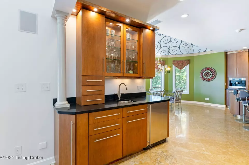 Kitchen - 14812 Landmark Dr, Louisville, KY 40245 photo 4 of 8