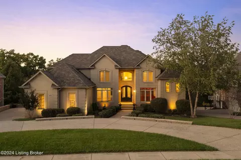 3006 Meadow Farms Pl, Louisville, KY 40245