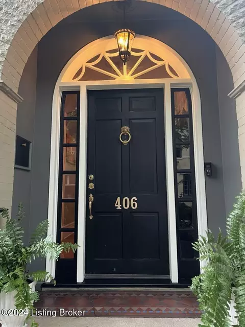 406 Belgravia Ct, Louisville, KY 40208