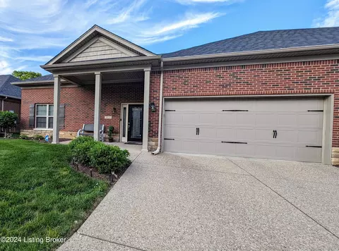 6419 Clover Trace Cir, Louisville, KY 40216
