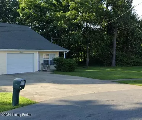 131 Clover Ct, Radcliff, KY 40160