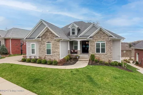 7102 Graf Springs Dr, Louisville, KY 40241