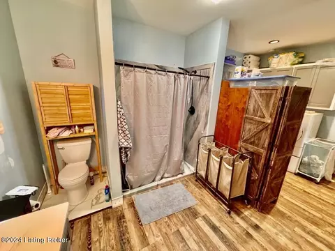 Bath - 155 Lucky Ln, Perryville, KY 40468 photo 2 of 2
