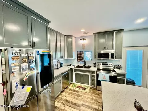 Kitchen - 155 Lucky Ln, Perryville, KY 40468 photo 2 of 2