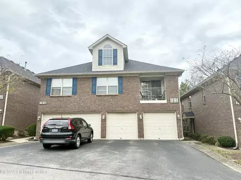 7914 Grand Cascade Dr, Louisville, KY 40228