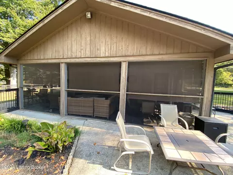 Exterior - 6410 River Rd, Prospect, KY 40059 photo 9 of 59