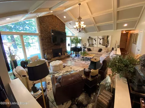 Living - 6410 River Rd, Prospect, KY 40059 photo 5 of 6