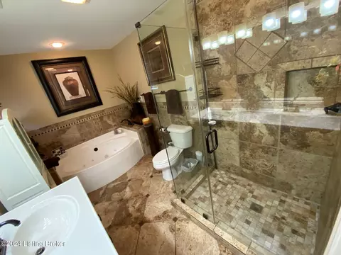Bath - 6410 River Rd, Prospect, KY 40059 photo 5 of 12