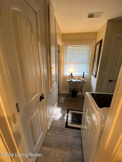 Entry Way - 6410 River Rd, Prospect, KY 40059 photo 10 of 10