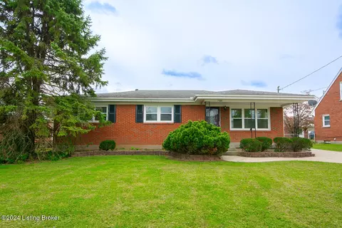 7304 Lorenzo Ln, Louisville, KY 40228