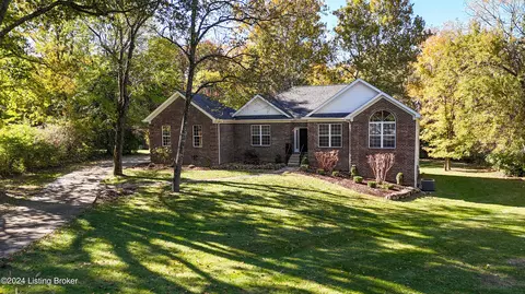7808 Briarwood Dr, Crestwood, KY 40014