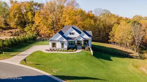 5500 Farmhouse Dr, Crestwood, KY 40014