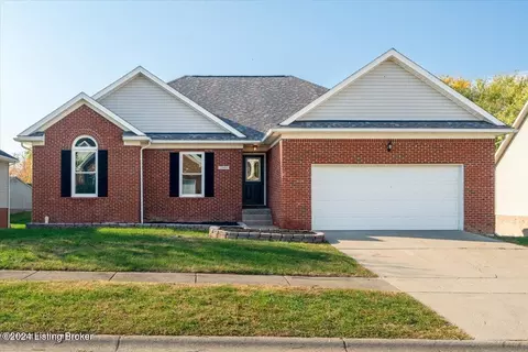 2040 Hearthside Cir, Shelbyville, KY 40065