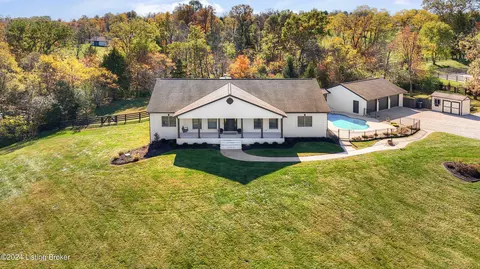 1600 Abell Cir, Crestwood, KY 40014