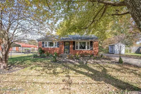 5609 Locust Way, Louisville, KY 40229