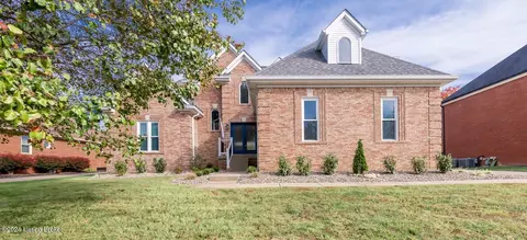 7707 Hall Farm Dr, Louisville, KY 40291