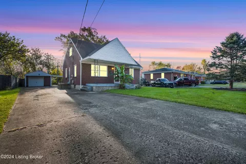 11407 Flowervale Ln, Louisville, KY 40272