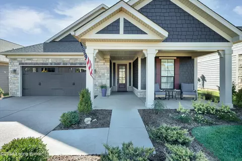 1927 Dressage Cir, Louisville, KY 40245