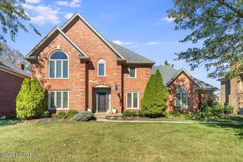 8325 Regency Woods Way, Louisville, KY 40220
