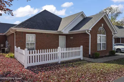 10110 Grey Hawk Dr, Louisville, KY 40219
