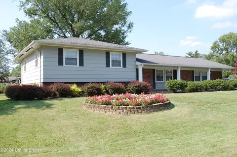 10413 Foxboro Dr, Louisville, KY 40223