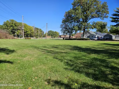4426 Sanders Ln, Louisville, KY 40216