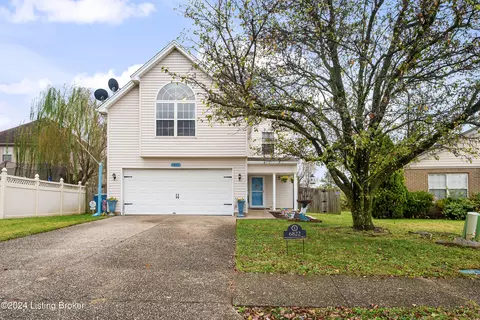 6822 Woodhaven Place Dr, Louisville, KY 40228
