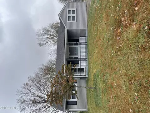 7107 Watson Ln, Louisville, KY 40272