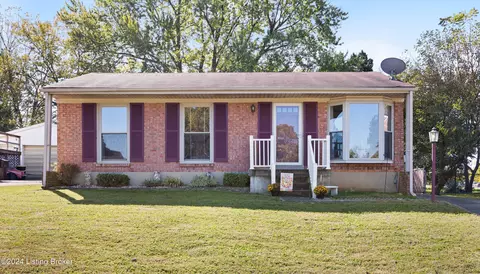 5204 Chasewood Pl, Louisville, KY 40229
