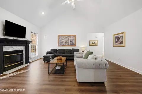 657 Hurst Rd, Brooks, KY 40109 photo 9
