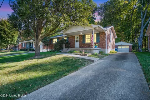 7905 Brookridge Ln, Louisville, KY 40219
