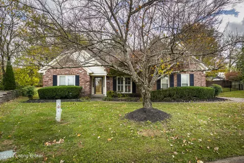 10804 Willow Lake Ct, Louisville, KY 40223