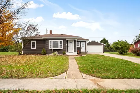 16 Maple St, Sellersburg, IN 47172