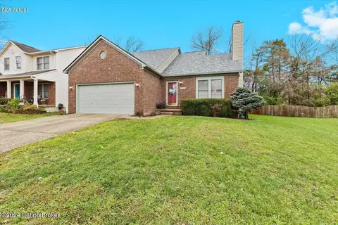 5212 River Trail Pl, Louisville, KY 40229