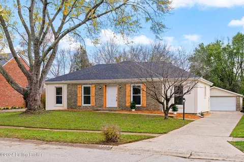 7106 Chippenham Rd, Louisville, KY 40222
