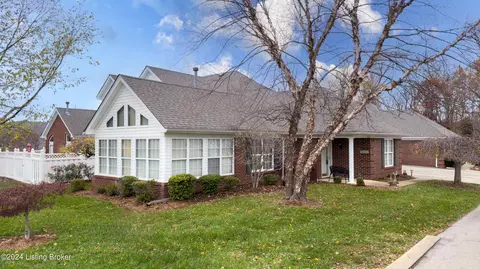 10223 Pine Glen Cir, Louisville, KY 40291