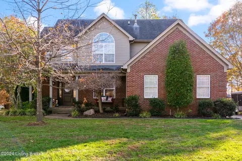 4004 Meadow Crest Ct, Louisville, KY 40245