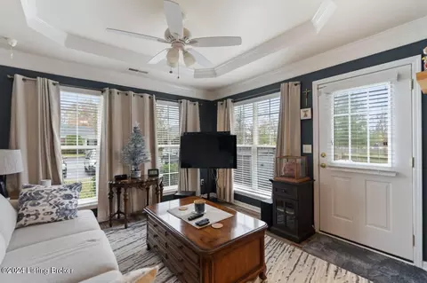 10036 Chenoweth Vista Way, Louisville, KY 40299