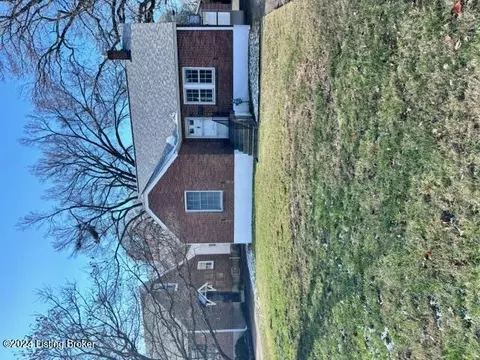 3020 Curran Rd, Louisville, KY 40205