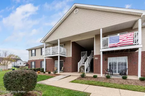 171 Central Blvd #26, Mount Washington, KY 40047