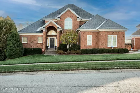 1200 Lake Bluff Cir, Louisville, KY 40245