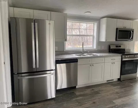 Kitchen - 272 Plainview Ct, Milton, KY 40045 photo 1 of 3