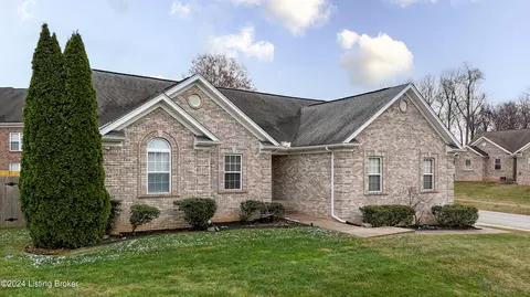 6524 Brook Valley Dr, Louisville, KY 40228