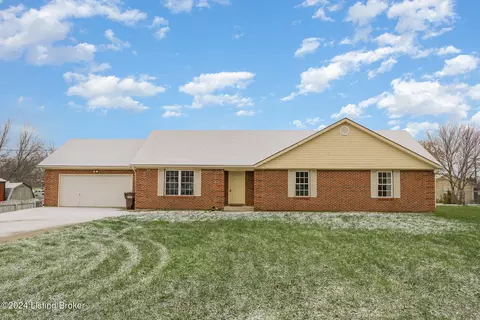 523 Mulberry Pike, Eminence, KY 40019