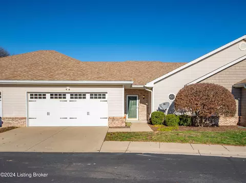 5205 Savannah Springs Dr, Louisville, KY 40219