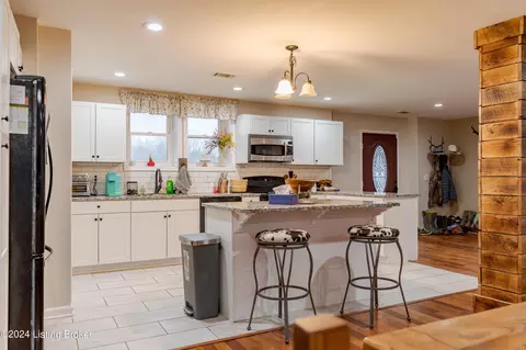 Kitchen - 177 Fox Run Rd, Pendleton, KY 40055 photo 3 of 5